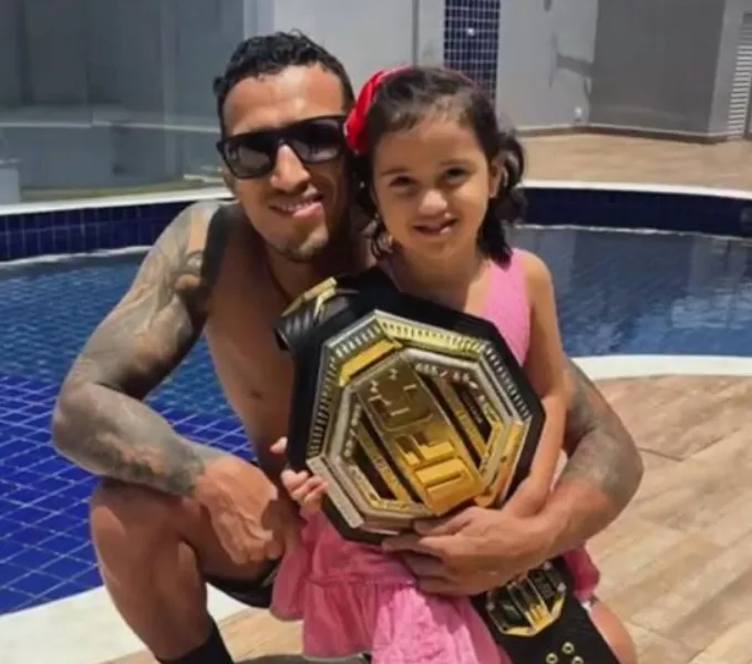Charles Oliveira Wife, Age, Height, Weight, Net Worth, Career, And Full Bio