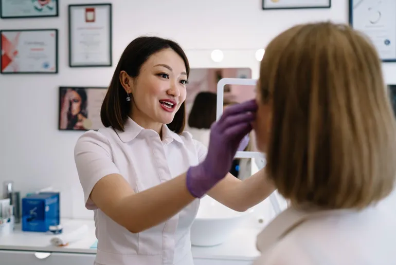 What to Expect from Your First Consultation at a Cosmetic Clinic What to Expect from Your First Consultation at a Cosmetic Clinic