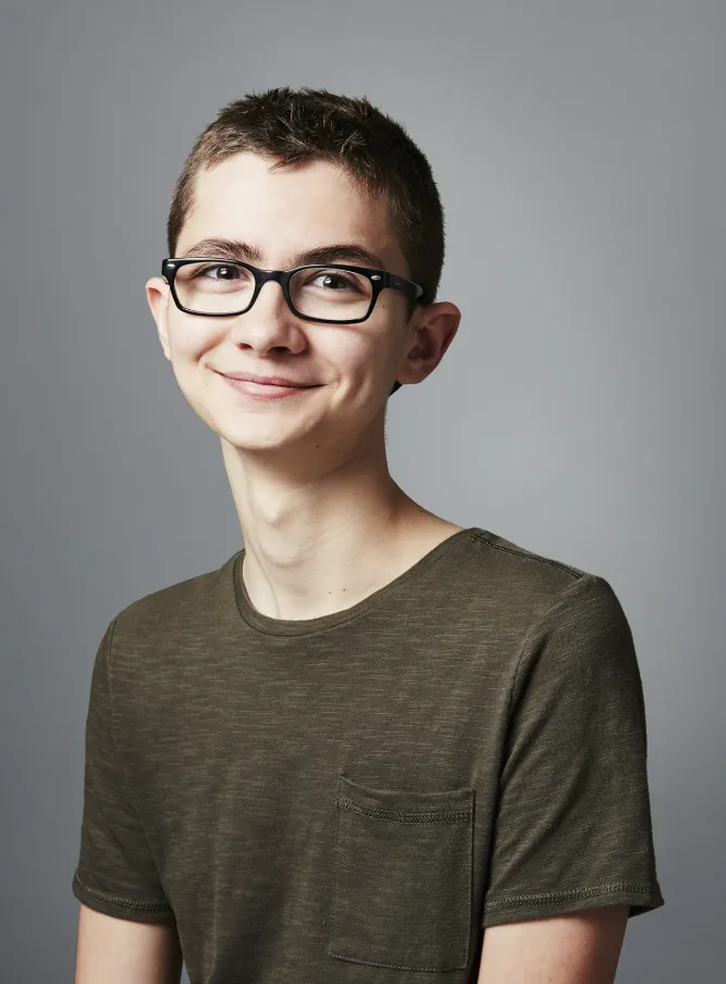 rces.

Attribute	Detail
Full Name	Elliott Fullam
Date of Birth / Age	Born September 2, 2004 (or sometimes cited as September 2, 2005) → ~ 20 years old (2025)
Place of Birth / Nationality	New Jersey, United States / American
Ethnicity	Caucasian / White
Height	~ 5 ft 6 in (≈ 167 cm) (commonly cited)
Weight	~ 110 lbs (~ 50 kg) (commonly cited)
Body Type	Lean / slim / youthful frame
Eye Color	Brown
Hair Color	Brown
Family / Parents / Siblings	Lives with parents; specific names not publicly confirmed; siblings unknown
Relationship / Partner	Dating Josie DuBree (relationship reportedly began ~2023)
Career / Occupation	Actor, Musician, YouTuber / interviewer
Notable Works / Appearances	Co-lead role Jonathan Shaw in Terrifier 2 / Terrifier 3; voice role “Sal the Rooster” in Get Rolling with Otis; appearances in Instinct, The Other Two; hosts interviews on his “Little Punk People” YouTube channel
Net Worth (2025 estimate)	~ US$ 3.98 million (per some estimation sites)
Other Notes / Trivia	Began interviewing musicians on YouTube from a young age; released debut album What’s Wrong; signed to indie label Kill Rock Stars; his music streams and social media presence contribute to income.